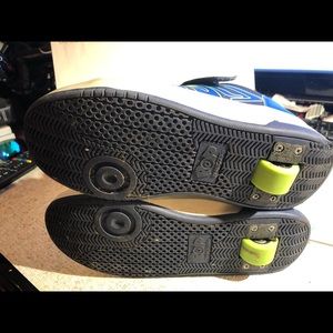 heelys with push button